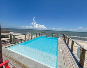 How reinforced PVC membranes are redefining pool construction