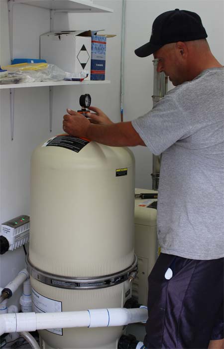 Photo by Jason Cramp The industry standard is to service the filter (via either cartridge cleaning or backwashing) once the pressure on the filtration system has increased by 8 psi over the starting pressure.
