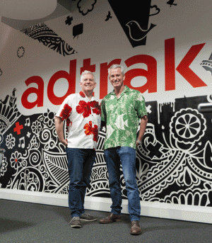 Photo courtesy Adtrak Adtrak’s director Ian Cromie (left) and managing director Chris Robinson (right) attended the Master Pools Guild conference in Maui, Hawaii.
