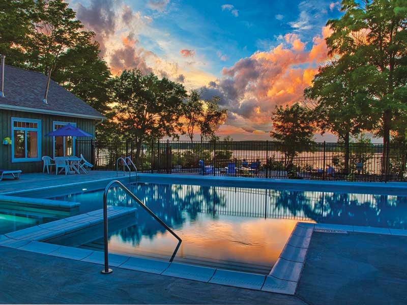 Photo courtesy Acapulco Pools Ltd. Inside the pool, three light-emitting diode (LED) lights were installed to illuminate the water, creating a stunning look in the evening.