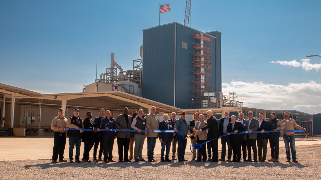 Photo courtesy KIK Consumer Products KIK CEO Michael Sload cuts the ribbon at the newly rebuilt Lake Charles, Louisiana, manufacturing plant on November 2, 2022. Joining him are KIK pool president Ignacio Campos, KIK chief operating officer Jeff Schmidt, plant manager Donald Brunette, and KIK chief financial officer Steve Jackson. Senator Bill Cassidy, Congressman Clay Higgins and Don Pierson, Secretary of Louisiana Economic Development also joined KIK employees, retail partners, construction, and other local partners including the Lake Charles Metal Trades Council, as well as other members of the community in the celebration of the event.